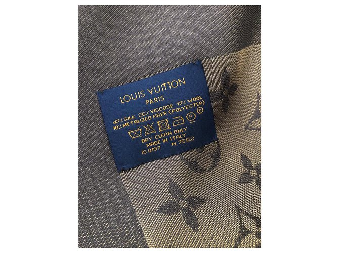 Louis Vuitton Foulard Louise Vuitton monogramm shine Marrone D'oro - vista 4