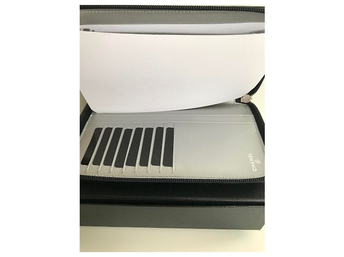 Billetera Chanel Camellia , cordero negro , neuf - vista 9