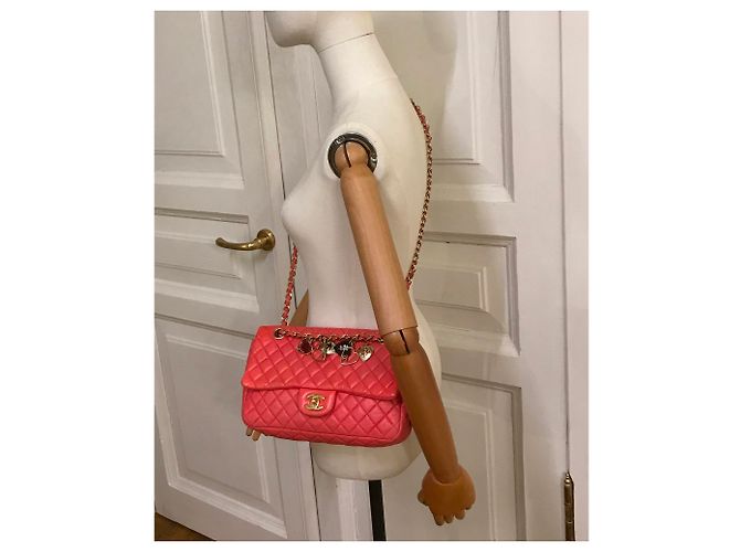 Timeless Chanel Borsa media con patta Valentine Rosa Fuschia - vista 4