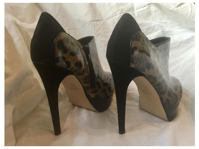 Kurt Geiger Botines con estampado de leopardo de alto brillo Negro - vista 2
