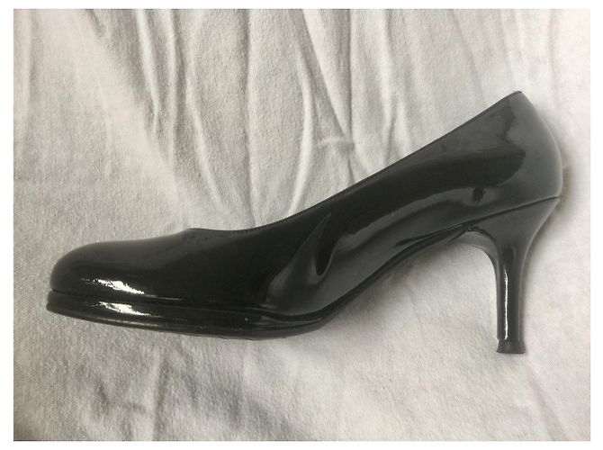 Décolleté Stuart Weitzman in vernice nera Nero - vista 10