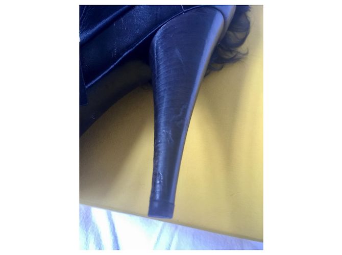 Fendi Botas con ribete de piel de cordero mongol Negro - vista 12