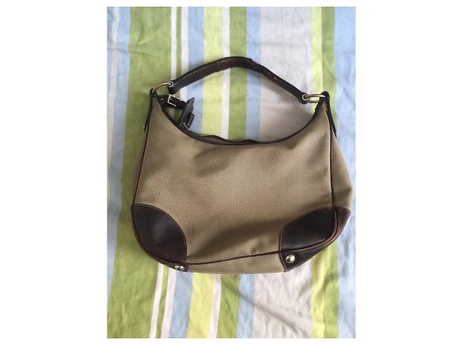 Prada Canvas - vista 2