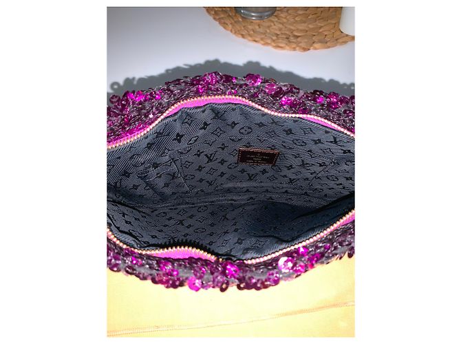 Louis Vuitton Rococo Sequin Clutch Porpora - vista 4