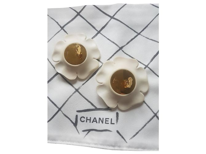 Chanel Kamelien Ohrringe Schwarz Aus weiß - Ansicht 2