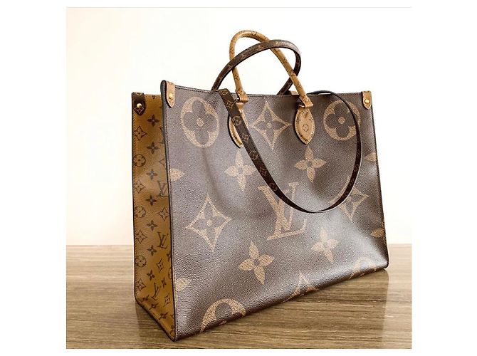 Borsa Louis Vuitton Onthego nuova Marrone - vista 3