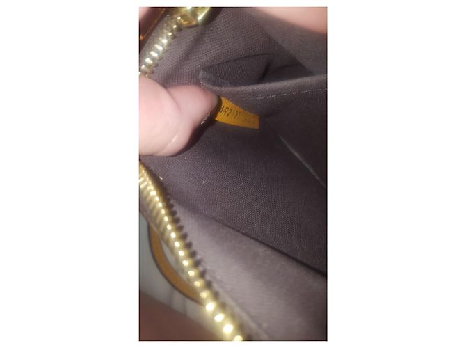 Borsa a mano Louis Vuitton in pelle marrone - vista 3