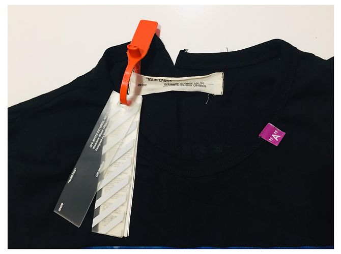 Off White tees - vista 3