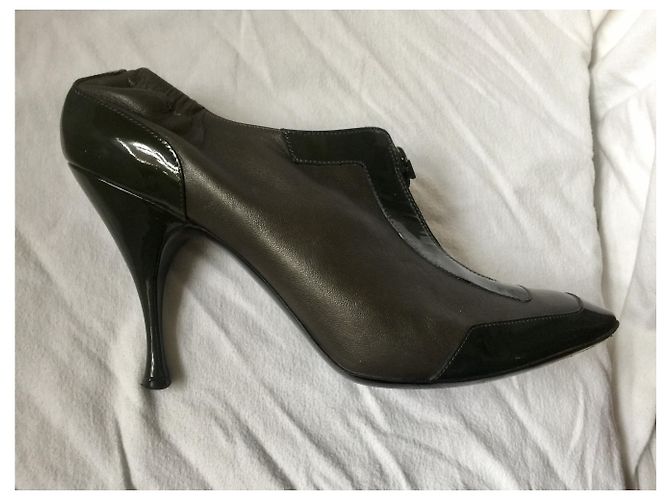 Céline Stivaletti in pelle e vernice Taupe - vista 2