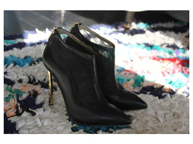 Stivaletti Sam Edelman in pelle nera con inserti in mesh D'oro - vista 3