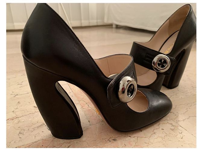 Prada Pumps aus schwarzem Leder 11.5cm Absatz - Ansicht 3