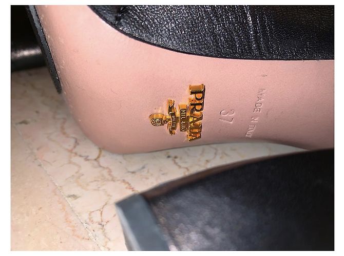 Prada Pumps aus schwarzem Leder 11.5cm Absatz - Ansicht 7