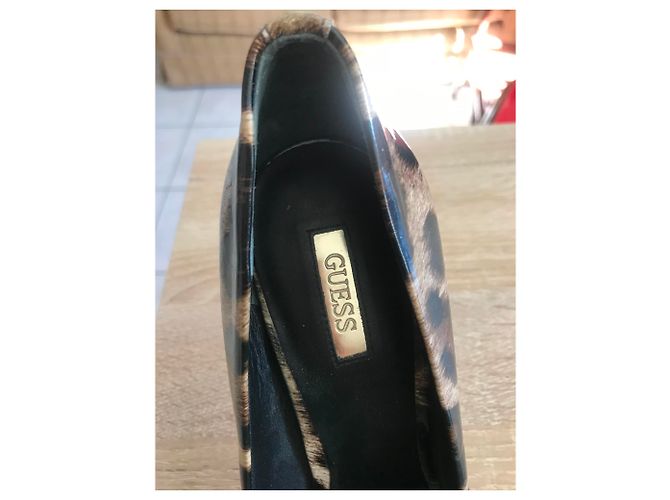 Guess Lackpumps Leopard Print mit 10cm Absatz Leopardenprint - Ansicht 2