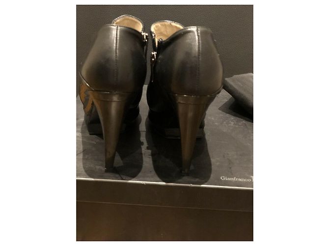 Botines de plataforma en cuero negro Gianfranco Ferré - vista 5
