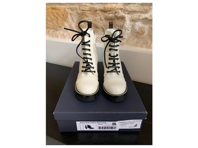 Botines Louis Vuitton Crema - vista 2