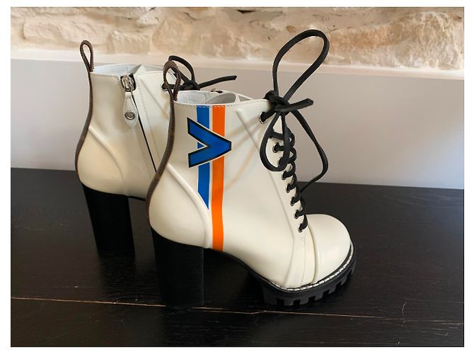 Botines Louis Vuitton Crema - vista 4