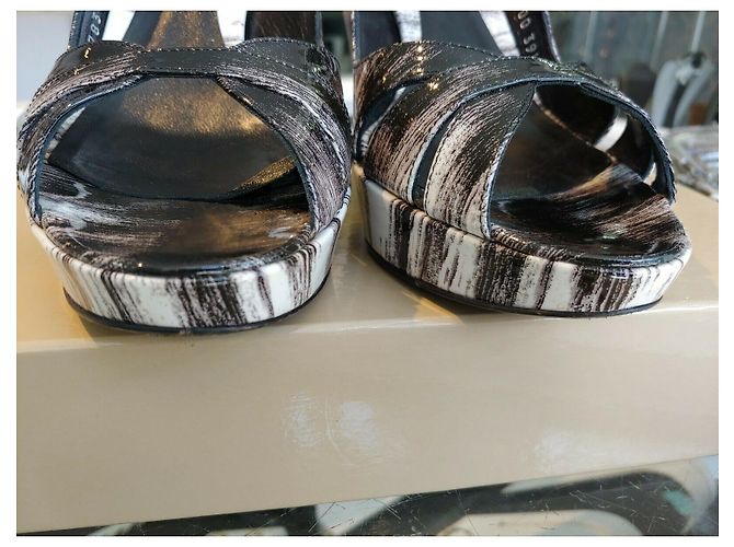Sergio Rossi Pelle Vernice Corno Lackschuhe Schwarz Weiß - Ansicht 8