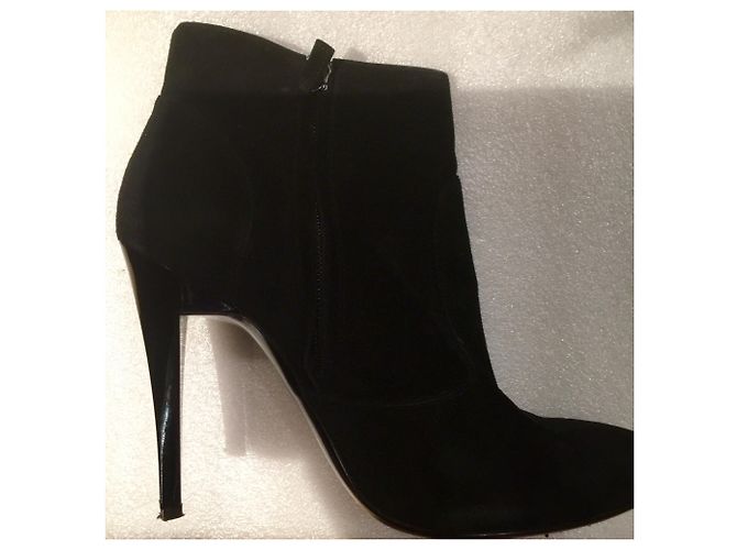 Stivaletti Alberta Ferretti in suede nero - vista 2