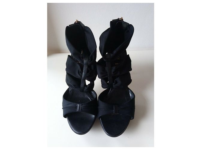 Fendi Stivaletti open toe con intagli Nero - vista 2