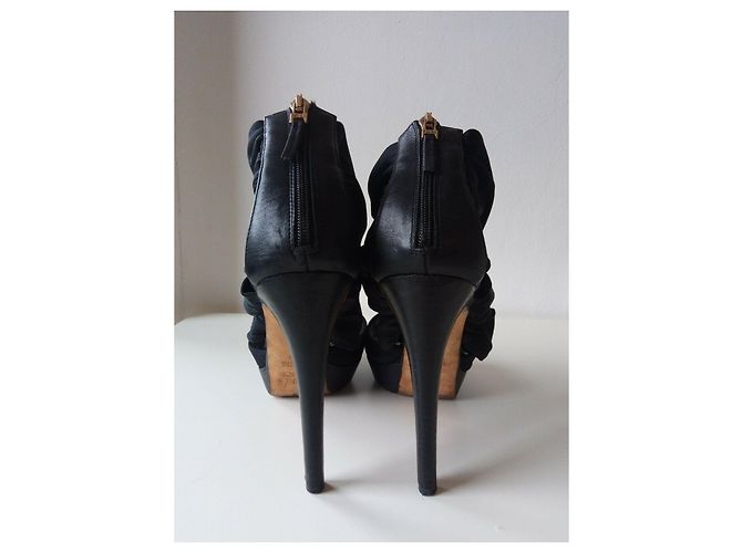 Fendi Stivaletti open toe con intagli Nero - vista 5