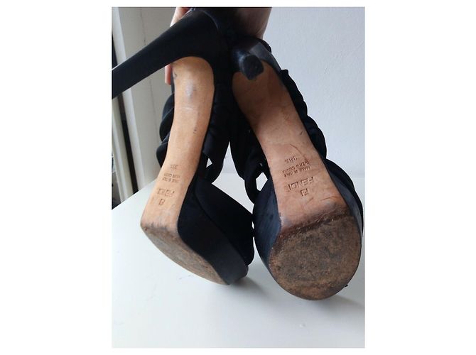 Fendi Stivaletti open toe con intagli Nero - vista 9