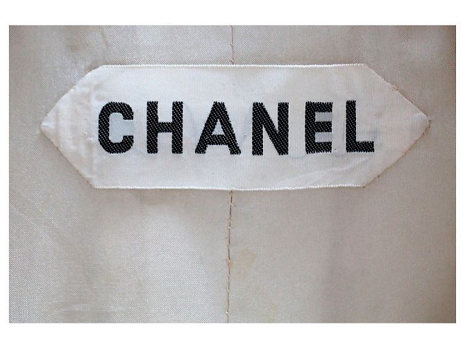 Cambon Chanel wool coat eggshell - view 5