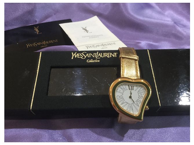 Yves Saint Laurent Cuore, numeri romani - vista 2