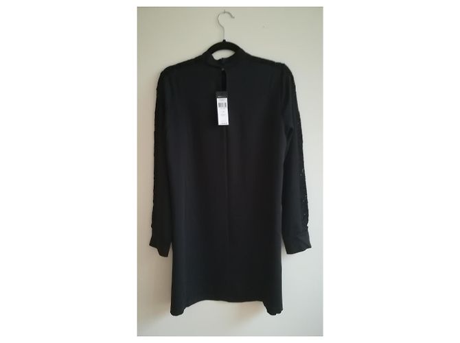 Bcbg Max Azria Schwarzes Kleid mit Spitzenärmeln - Ansicht 2