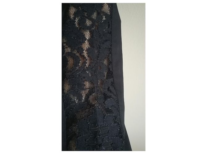 Bcbg Max Azria Schwarzes Kleid mit Spitzenärmeln - Ansicht 3