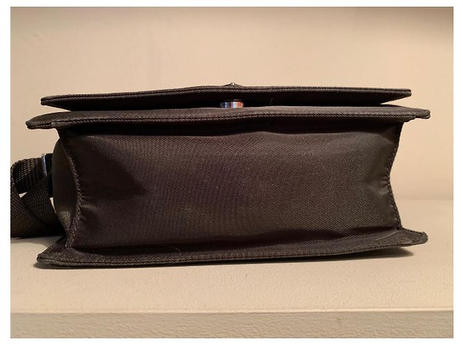 Etiquette Prada Borsa in tela marrone - vista 3