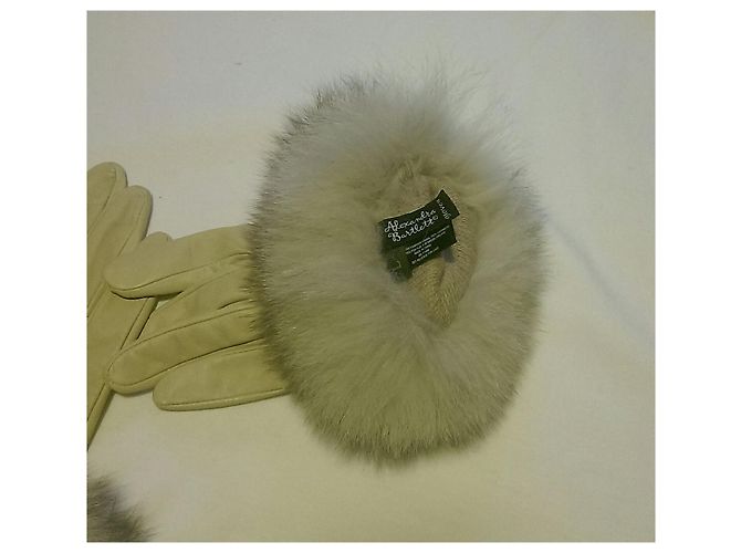 Autre Marque Luvas Alexandra Bartlett de couro e cashmere bege com pele de raposa - vista 3