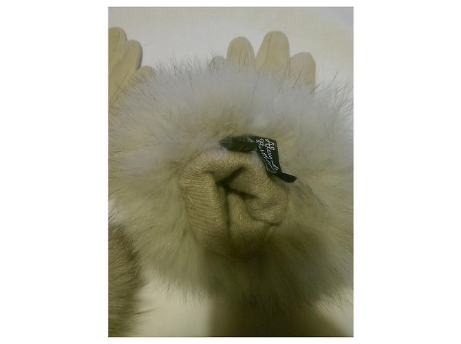 Autre Marque Luvas Alexandra Bartlett de couro e cashmere bege com pele de raposa - vista 5