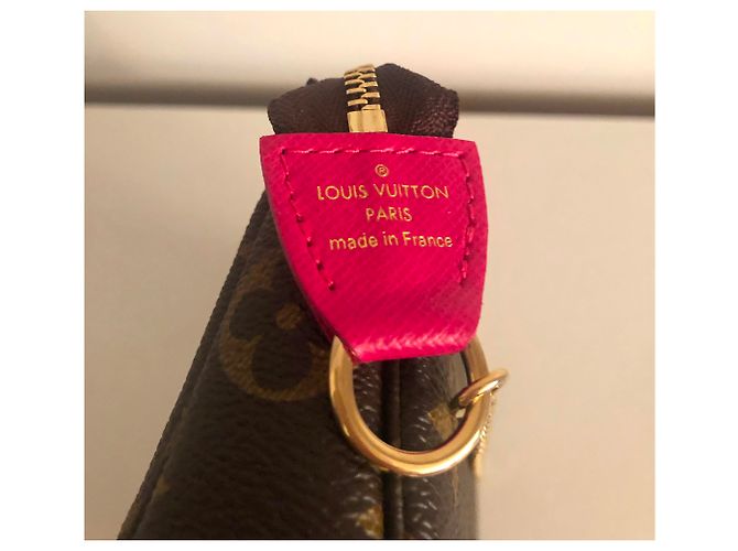 Louis Vuitton Pohctte Accessori Christmas Mini Edition Vivienne Marrone - vista 6