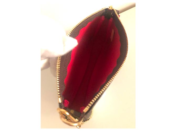 Louis Vuitton Pohctte Accessori Christmas Mini Edition Vivienne Marrone - vista 7