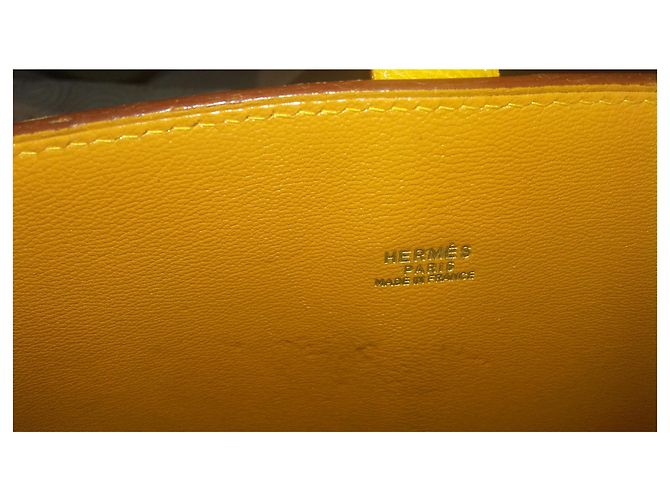 Victoria Borsa a mano Hermès in pelle martellata gialla Giallo - vista 2