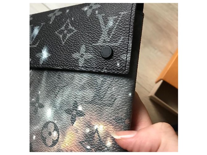 Duo di maniche Galaxy Louis Vuitton Grigio antracite - vista 3