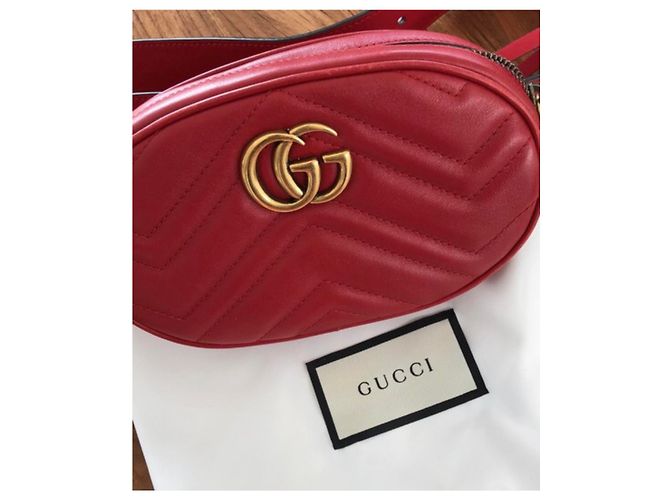Riñonera Gucci Marmont de cuero roja - vista 4