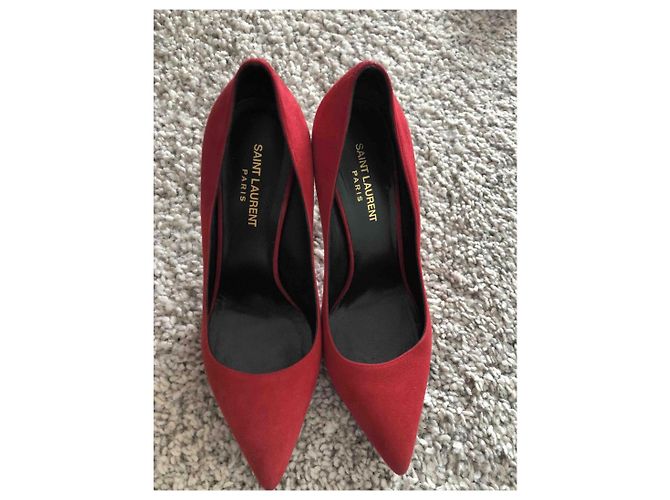 Décolleté Yves Saint Laurent in scamosciato rosso 38.5 - vista 3