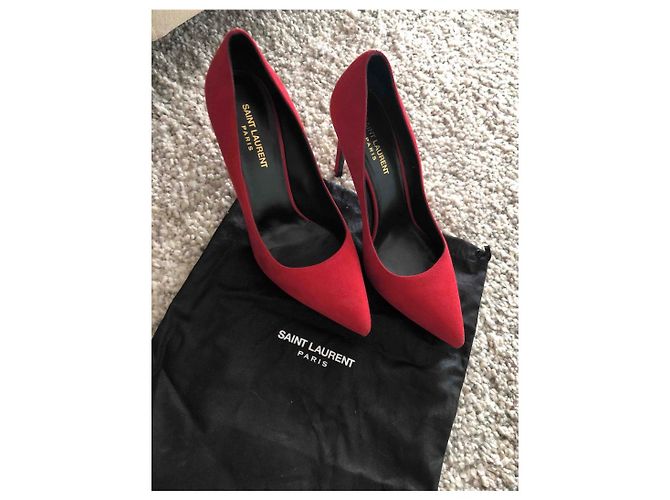 Décolleté Yves Saint Laurent in scamosciato rosso 38.5 - vista 4