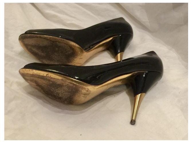 Miu Miu Peeptoes in vernice nera e oro Nero D'oro - vista 5