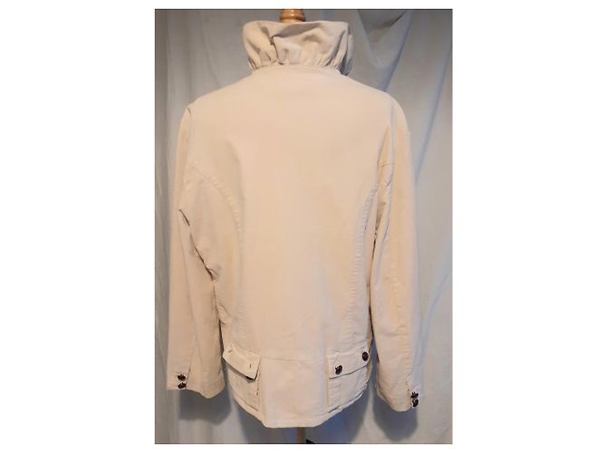 Autre Marque Kurzjacke aus cremefarbenem Samt mit Rüschenkragen - Ansicht 2