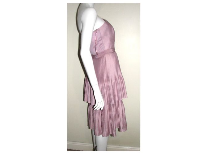 Hobbs Um vestido rosa com ombros - vista 3