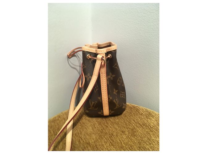 Louis Vuitton Nano Noah Castaño - vista 5