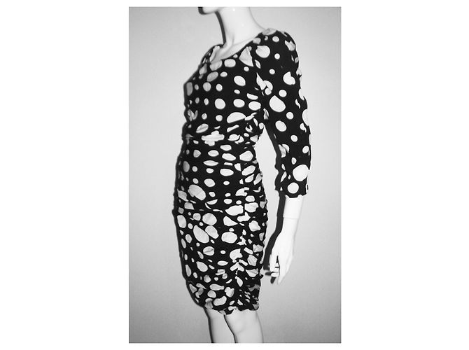Vestido Diane Von Furstenberg Zucca de seda com bolinhas preto e branco - vista 7