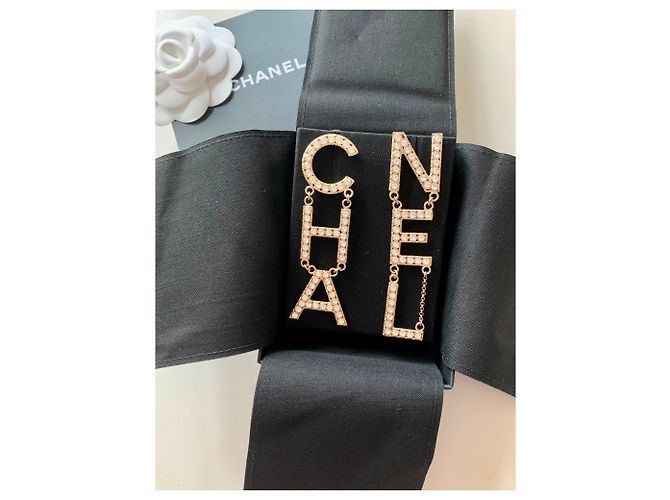 Chanel Orecchini con logo in cristallo CHA NEL D'oro - vista 2