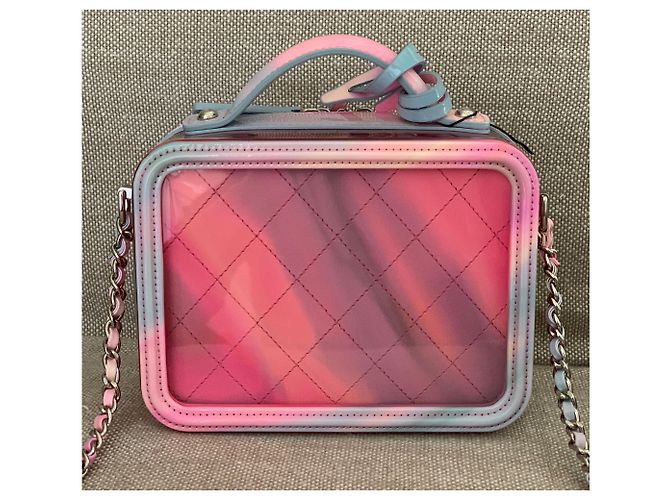 Vanity Chanel Kleine rosa PVC-Kosmetikkoffer mit Regenbogen-Lackleder Pink - Ansicht 2