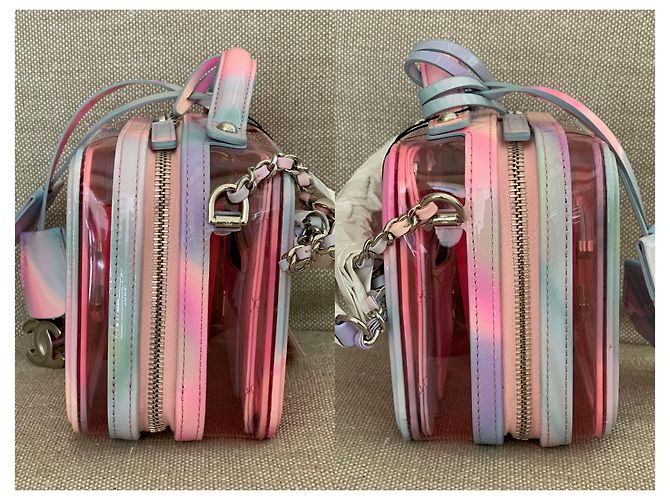 Vanity Chanel Kleine rosa PVC-Kosmetikkoffer mit Regenbogen-Lackleder Pink - Ansicht 4