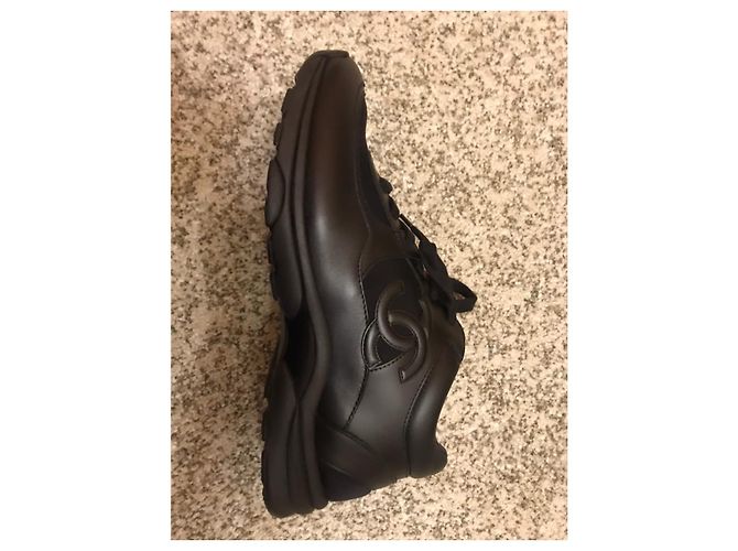 Sneaker Chanel CC in pelle scamosciata tripla nera Nero - vista 2