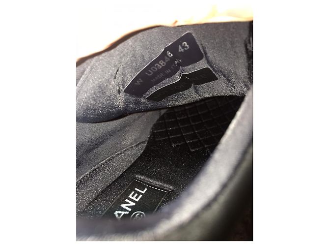 Sneaker Chanel CC in pelle scamosciata tripla nera Nero - vista 4
