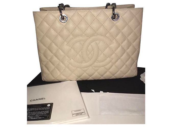 Borsa a mano Chanel Grandshopping in pelle beige - vista 2